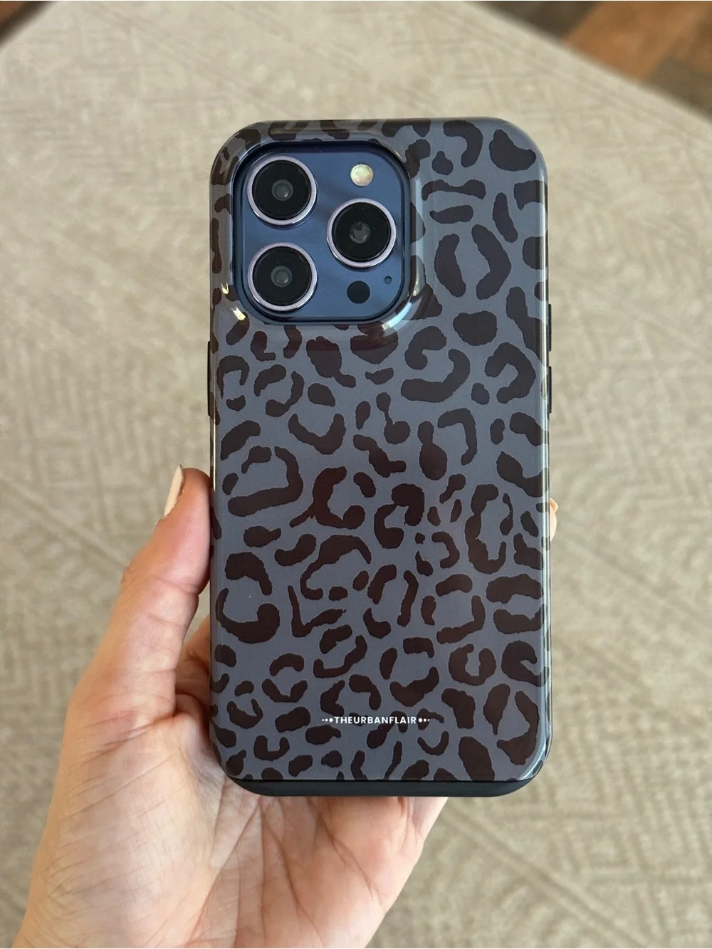 Cool Blue Grey Leopard Print MagSafe iPhone 14 Pro Case (Gloss Finish)